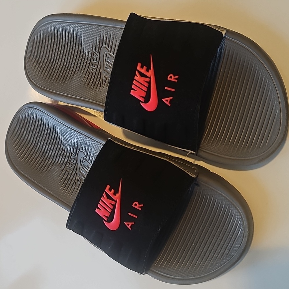 Nike Air Max Camden Slides Sandals Grey Red CZ4665-002 Size 6Y/ Womens 7.5